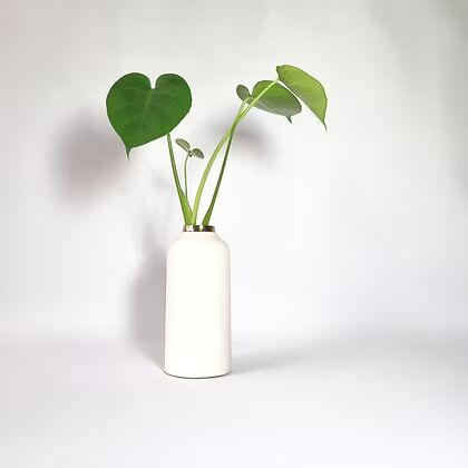 זר באגרטל מתכת לבן